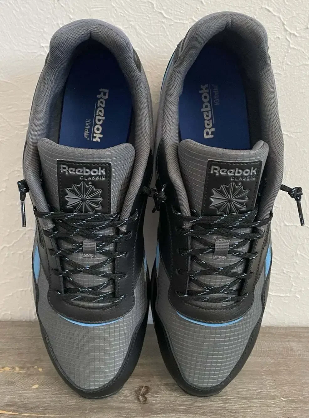 Reebok Classic Mens 15 Low Athletic Sneakers Gray Black Blue Leather & Nylon EUC